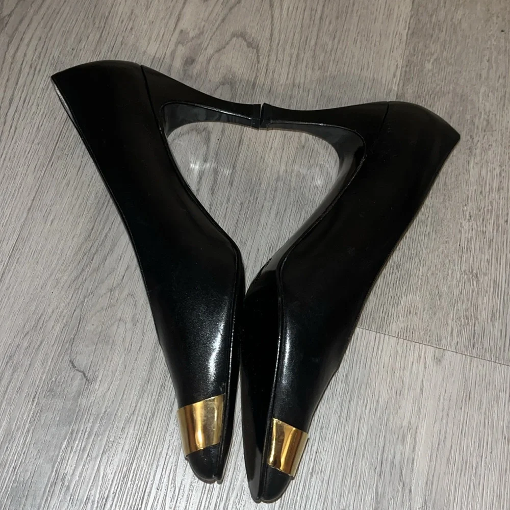 NWOB black and Gold heels by Nordstrom made in Italy